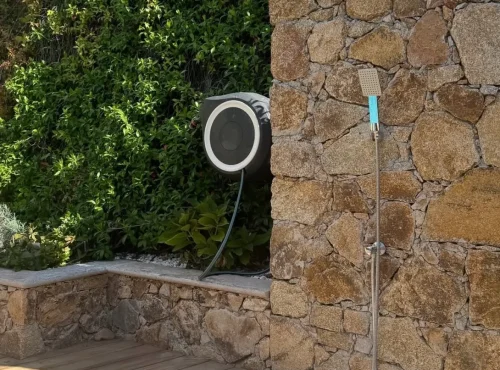 douche et muret en pierre